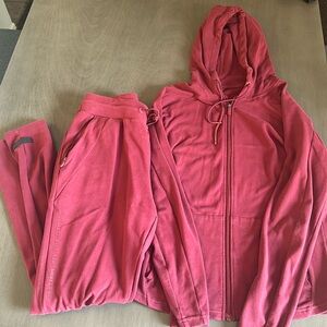Alphalete color maroon sweater sweat pants set size medium great condition.